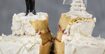 split wedding cake divorce couple