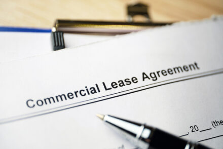 Commercial lease agreement with pen